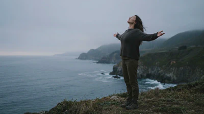 HOW BODY POSTURES ENCODE ALTERED STATES OF CONSCIOUSNESS featured image